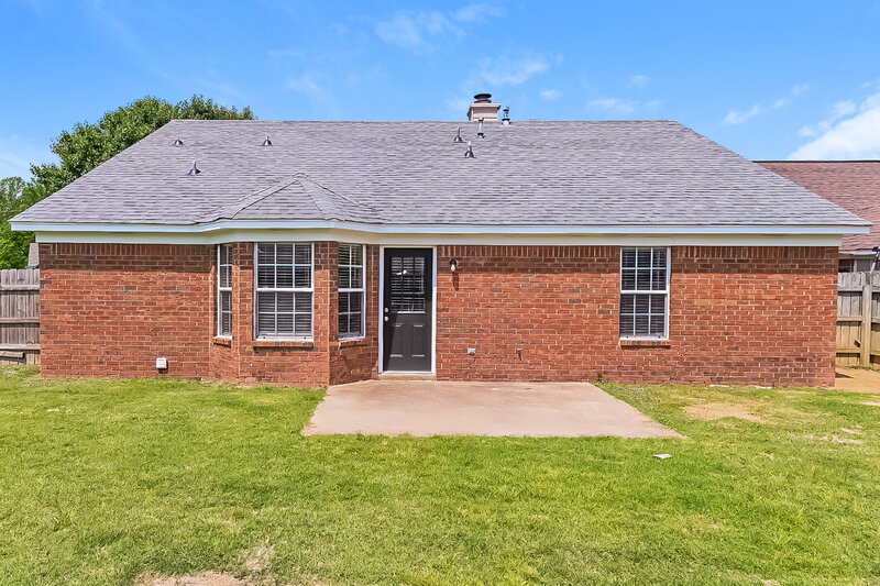 2,270/Mo, 3045 Caitlynn Cir N Horn Lake, MS 38637 Rear View