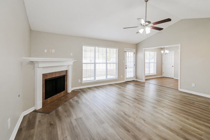 2,940/Mo, 6336 Sandbourne E Olive Branch, MS 38654 Living Room View 3