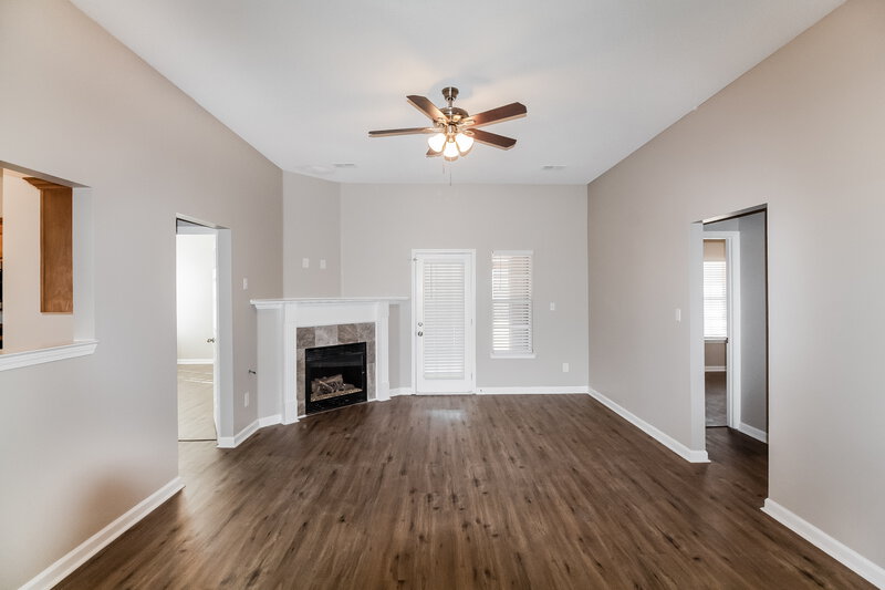 1,850/Mo, 5803 Lindsay Cv Southaven, MS 38671 Living Room View