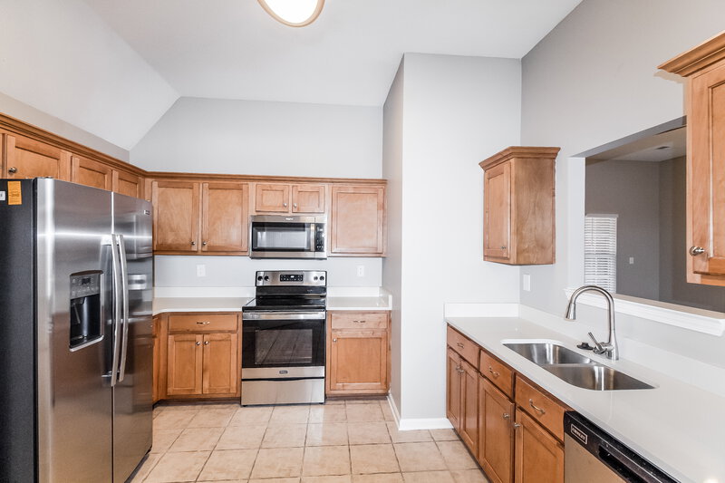 1,850/Mo, 5803 Lindsay Cv Southaven, MS 38671 Kitchen View
