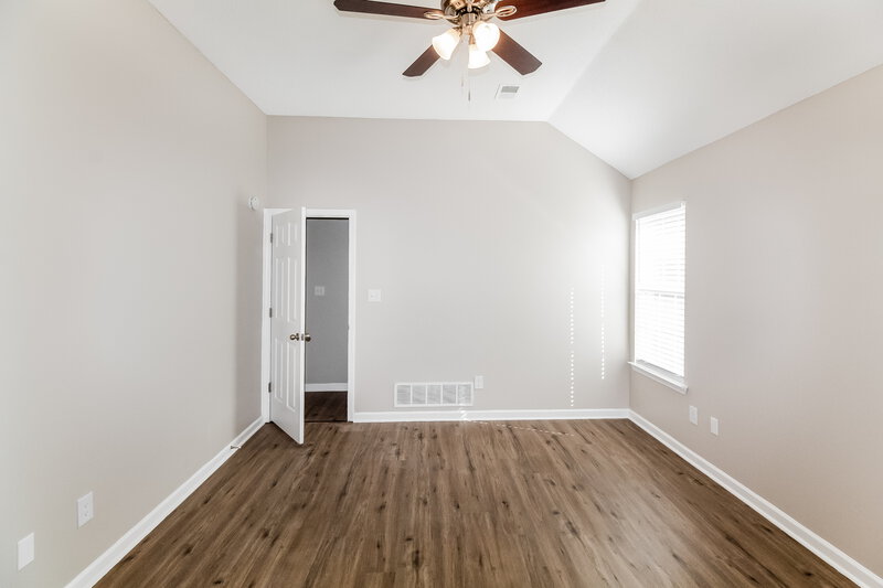 1,850/Mo, 5803 Lindsay Cv Southaven, MS 38671 Main Bedroom View 2