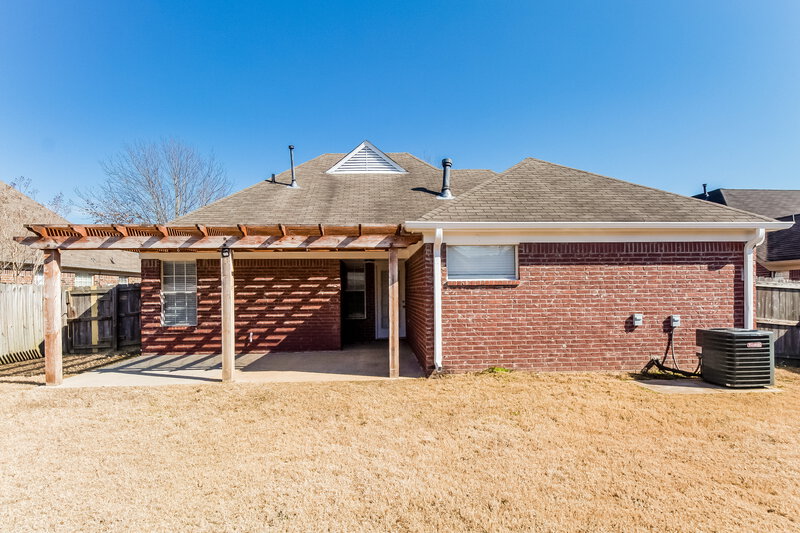 1,850/Mo, 5803 Lindsay Cv Southaven, MS 38671 Rear View