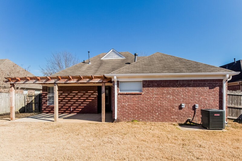 1,850/Mo, 5803 Lindsay Cv Southaven, MS 38671 Rear View 2