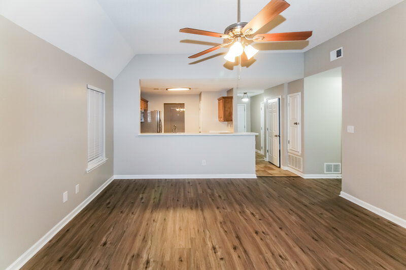2,580/Mo, 927 Trafalgar Dr Southaven, MS 38671 Living Room View 2