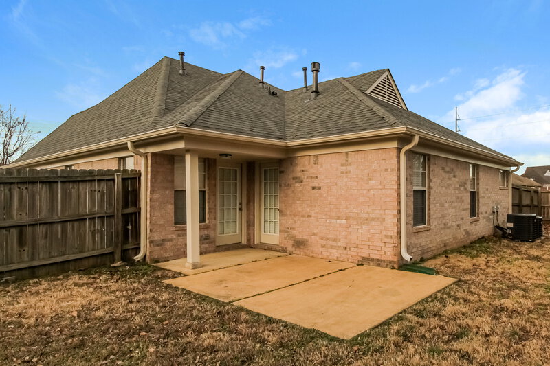 2,580/Mo, 927 Trafalgar Dr Southaven, MS 38671 Rear View