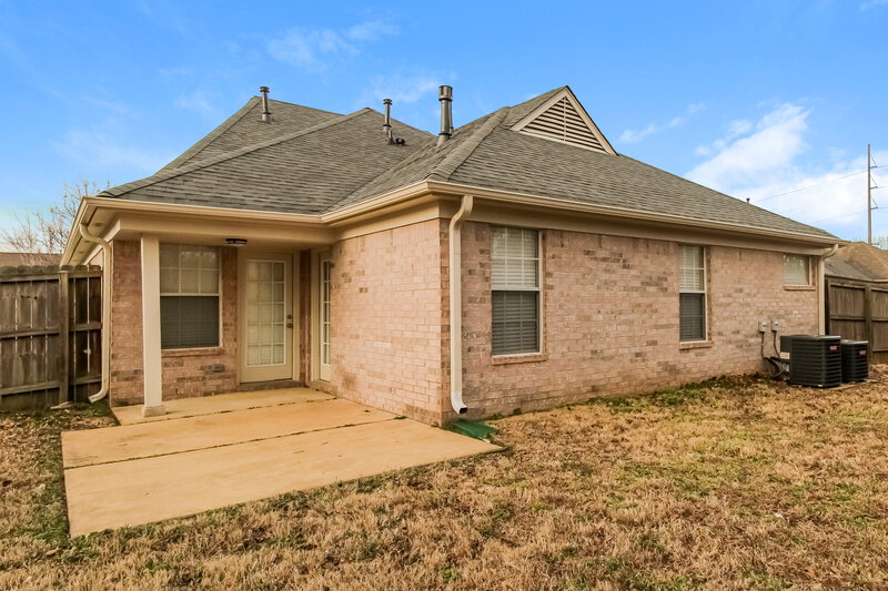 2,580/Mo, 927 Trafalgar Dr Southaven, MS 38671 Rear View 2