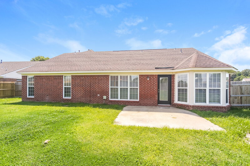 2,160/Mo, 6708 Kentbrook Dr Horn Lake, MS 38637 Rear View