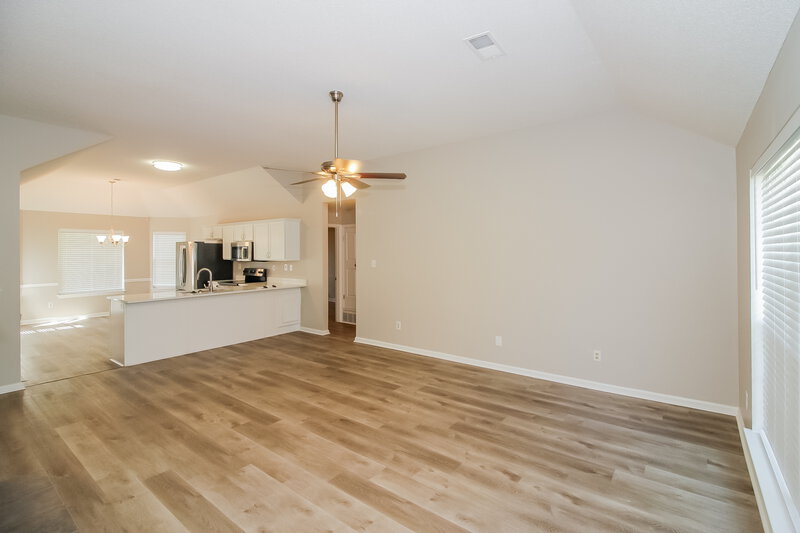 1,870/Mo, 160 Garden View Dr Oakland, TN 38060 Living Room View 3