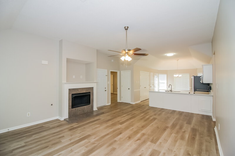 1,870/Mo, 160 Garden View Dr Oakland, TN 38060 Living Room View 4