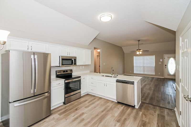 1,870/Mo, 160 Garden View Dr Oakland, TN 38060 Kitchen View