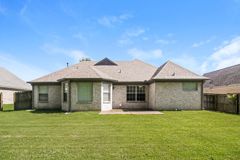 1,870/Mo, 160 Garden View Dr Oakland, TN 38060 Rear View