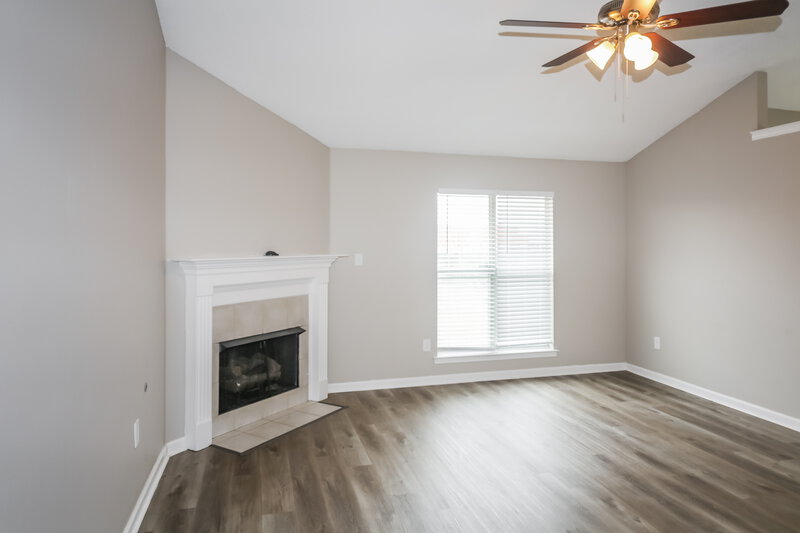 1,785/Mo, 6586 Bentley Cv Horn Lake, MS 38637 Living Room View 2