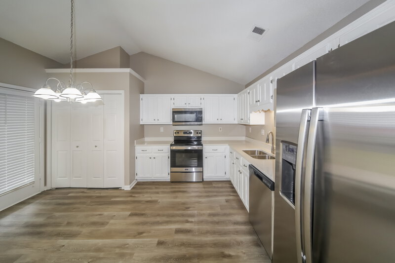 1,785/Mo, 6586 Bentley Cv Horn Lake, MS 38637 Kitchen View 2