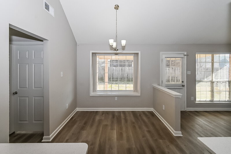 2,000/Mo, 5602 Lake Front Dr Horn Lake, MS 38637 Breakfast Nook View