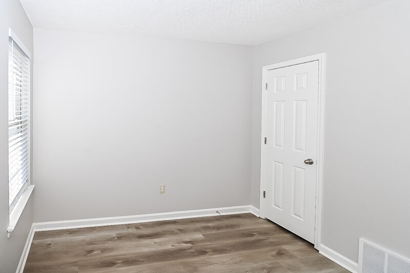 2,000/Mo, 5602 Lake Front Dr Horn Lake, MS 38637 Bedroom View 4