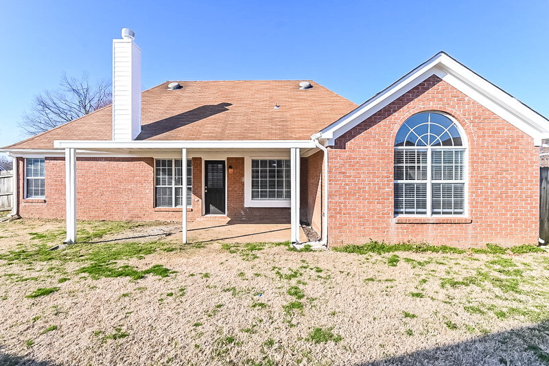 2,000/Mo, 5602 Lake Front Dr Horn Lake, MS 38637 Rear View