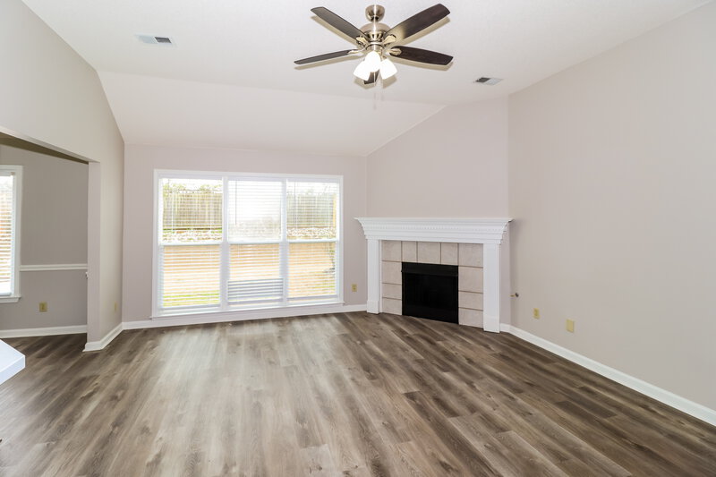 2,910/Mo, 9355 Helmsley Dr Cordova, TN 38016 Living Room View