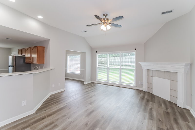 2,015/Mo, 9355 Helmsley Dr Cordova, TN 38016 Dining Room View