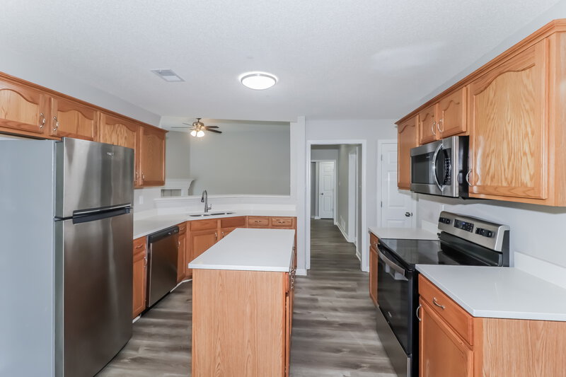 2,015/Mo, 9355 Helmsley Dr Cordova, TN 38016 Kitchen View