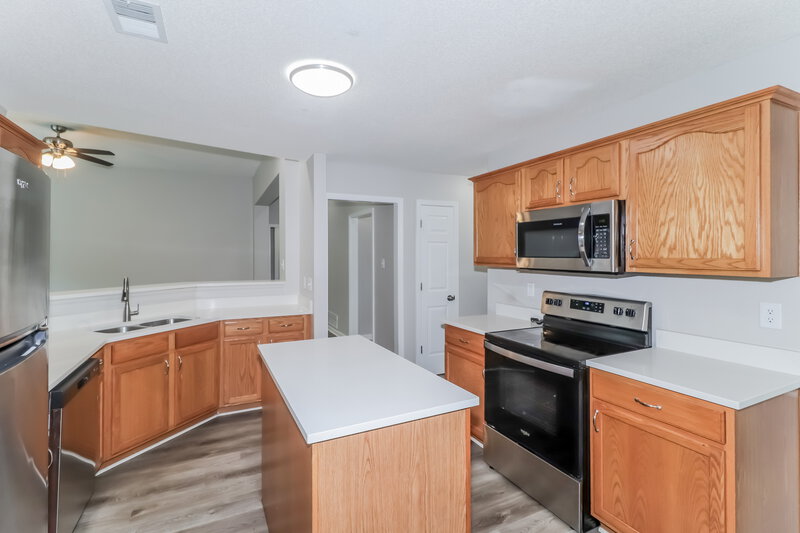 2,015/Mo, 9355 Helmsley Dr Cordova, TN 38016 Kitchen View 2