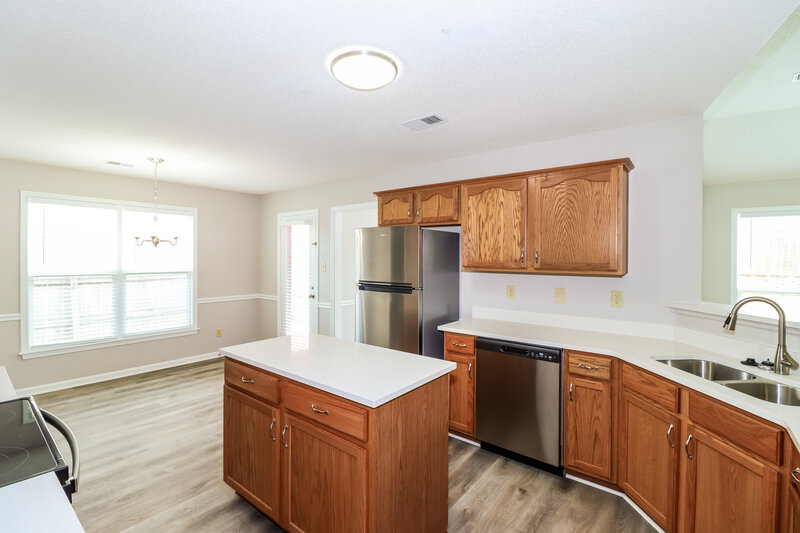 2,910/Mo, 9355 Helmsley Dr Cordova, TN 38016 Kitchen View 2