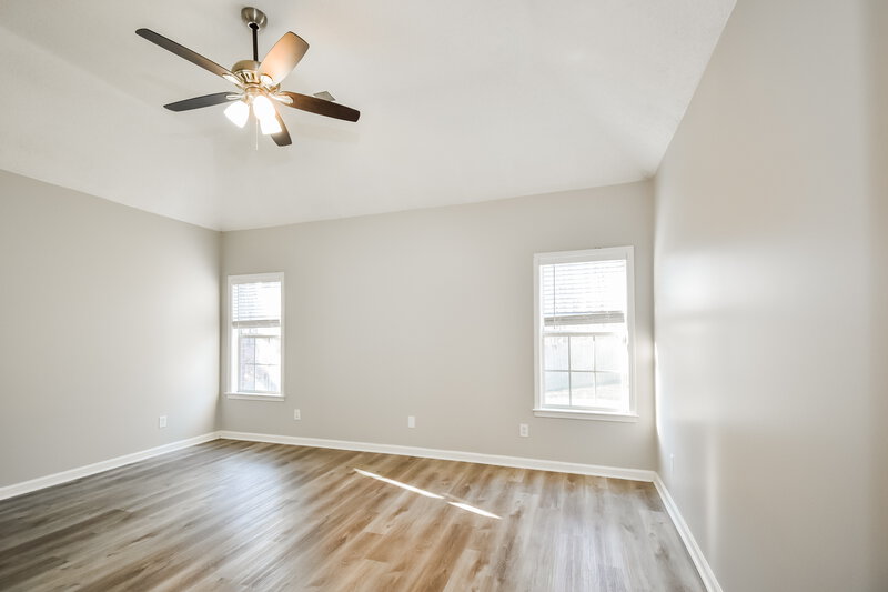 2,950/Mo, 2725 Misty Valley Cv Lakeland, TN 38002 Main Bedroom View