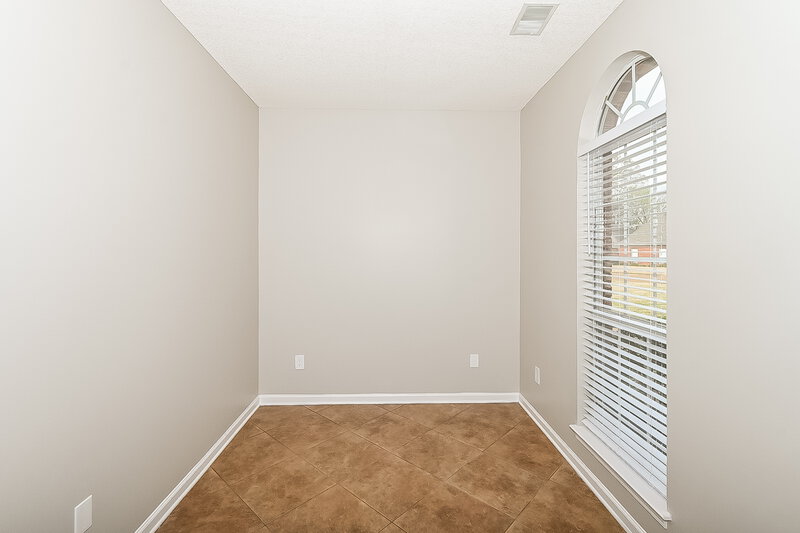 3,350/Mo, 3710 Shelby Cv Hernando, MS 38632 Office View