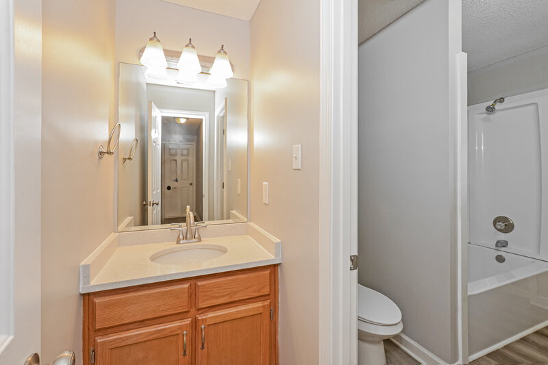 2,160/Mo, 3710 Shelby Cv Hernando, MS 38632 Bathroom View