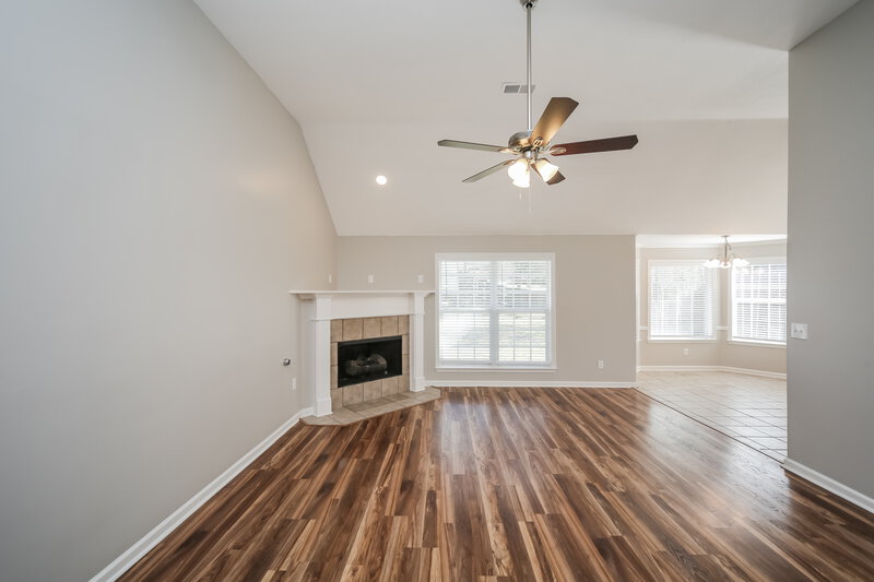 2,155/Mo, 8911 Oak Grove Blvd Olive Branch, MS 38654 Living Room View