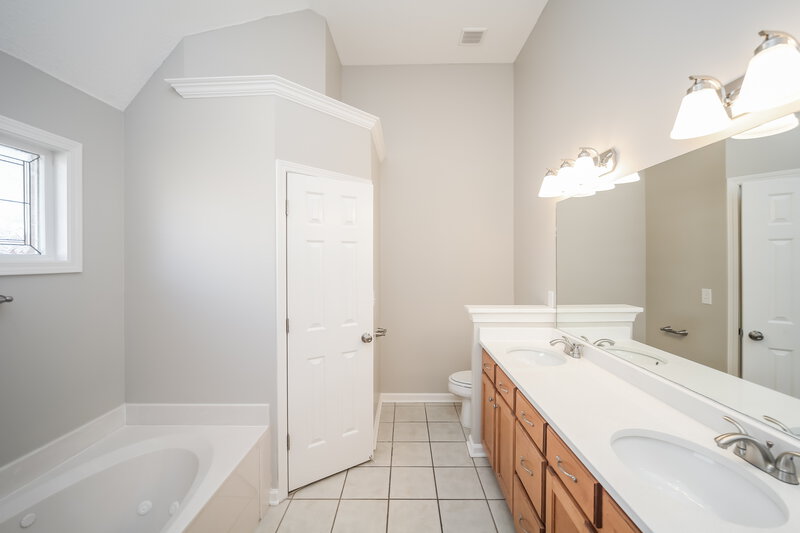 2,155/Mo, 8911 Oak Grove Blvd Olive Branch, MS 38654 Bathroom View