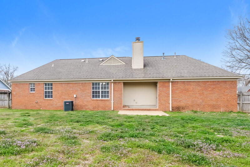1,815/Mo, 5180 Plum Tree Dr Southaven, MS 38671 Rear View