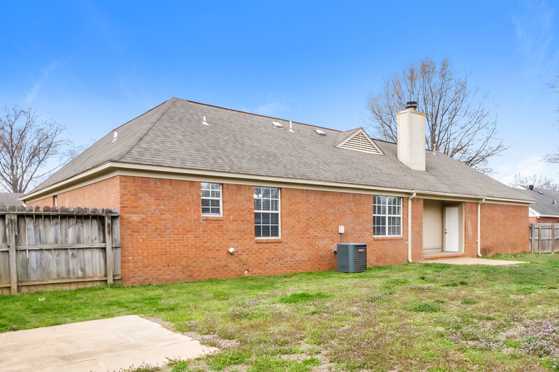 1,815/Mo, 5180 Plum Tree Dr Southaven, MS 38671 Rear View 2