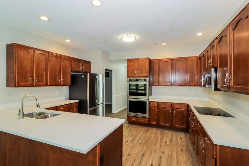 2,680/Mo, 288 Mayhurst Ln Cordova, TN 38018 Kitchen View 2