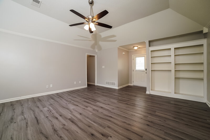 1,905/Mo, 7139 Maplewood Rd Olive Branch, MS 38654 Living Room View 2