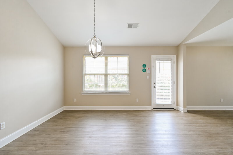 2,240/Mo, 2932 S Hartland Drive Southaven, MS 38672 Dining Room View 2