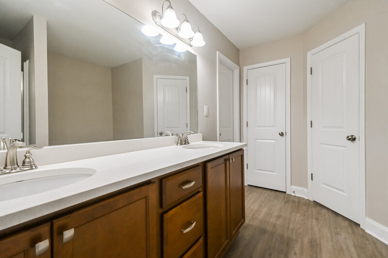 2,240/Mo, 2932 S Hartland Drive Southaven, MS 38672 Main Bathroom View