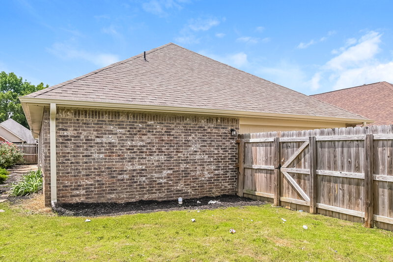 2,240/Mo, 2932 S Hartland Drive Southaven, MS 38672 Rear View