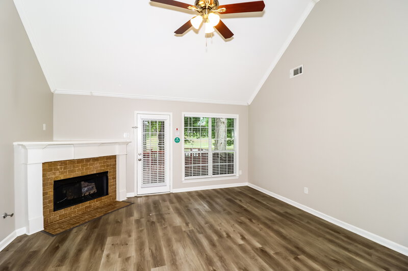 2,185/Mo, 35 Lakewood Cv Oakland, TN 38060 Living Room View
