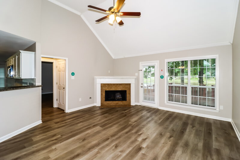 2,185/Mo, 35 Lakewood Cv Oakland, TN 38060 Living Room View 2