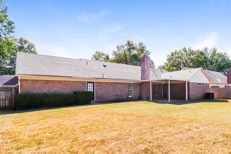 2,080/Mo, 8076 Sara Jane Ln Bartlett, TN 38133 Rear View