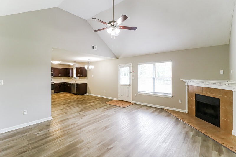 1,700/Mo, 6931 River Birch Rd Walls, MS 38680 Living Room View