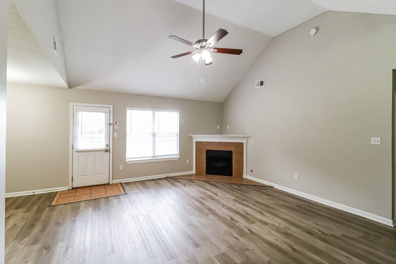 1,700/Mo, 6931 River Birch Rd Walls, MS 38680 Living Room View 2