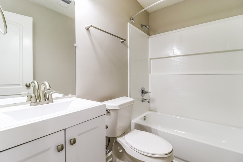 1,700/Mo, 6931 River Birch Rd Walls, MS 38680 Bathroom View