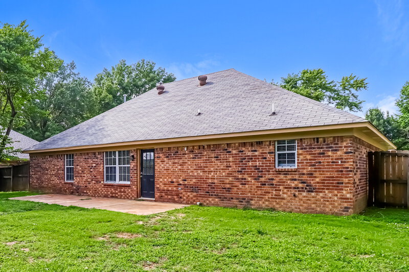 1,700/Mo, 6931 River Birch Rd Walls, MS 38680 Rear View