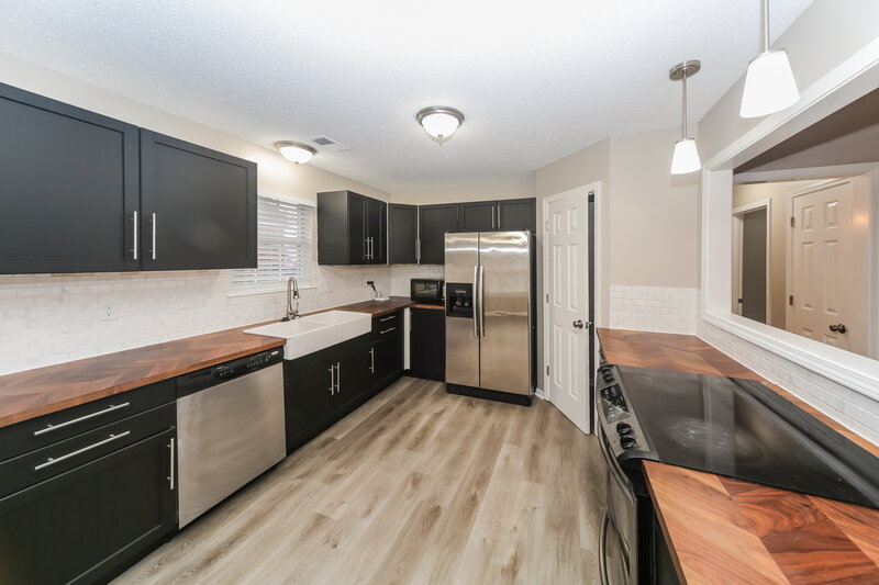 2,680/Mo, 7406 Paddock Cv Southaven, MS 38671 Kitchen View 2