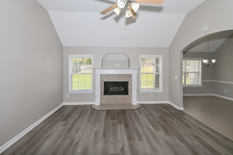 2,335/Mo, 8912 Oak Grove Blvd Olive Branch, MS 38654 Living Room View