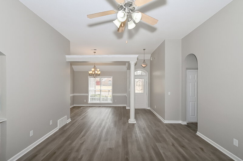 2,335/Mo, 8912 Oak Grove Blvd Olive Branch, MS 38654 Living Room View 2