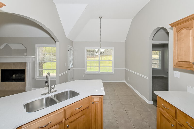 2,335/Mo, 8912 Oak Grove Blvd Olive Branch, MS 38654 Kitchen View 2