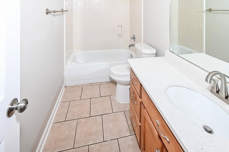 2,335/Mo, 8912 Oak Grove Blvd Olive Branch, MS 38654 Bathroom View