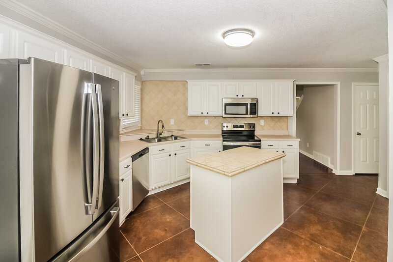 2,020/Mo, 10221 Green Moss Dr N Cordova, TN 38018 Kitchen View